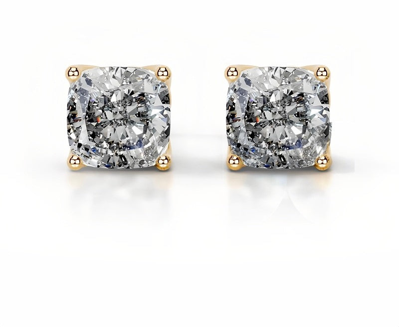 18k Queen Ayla Moissanite Stud Earrings