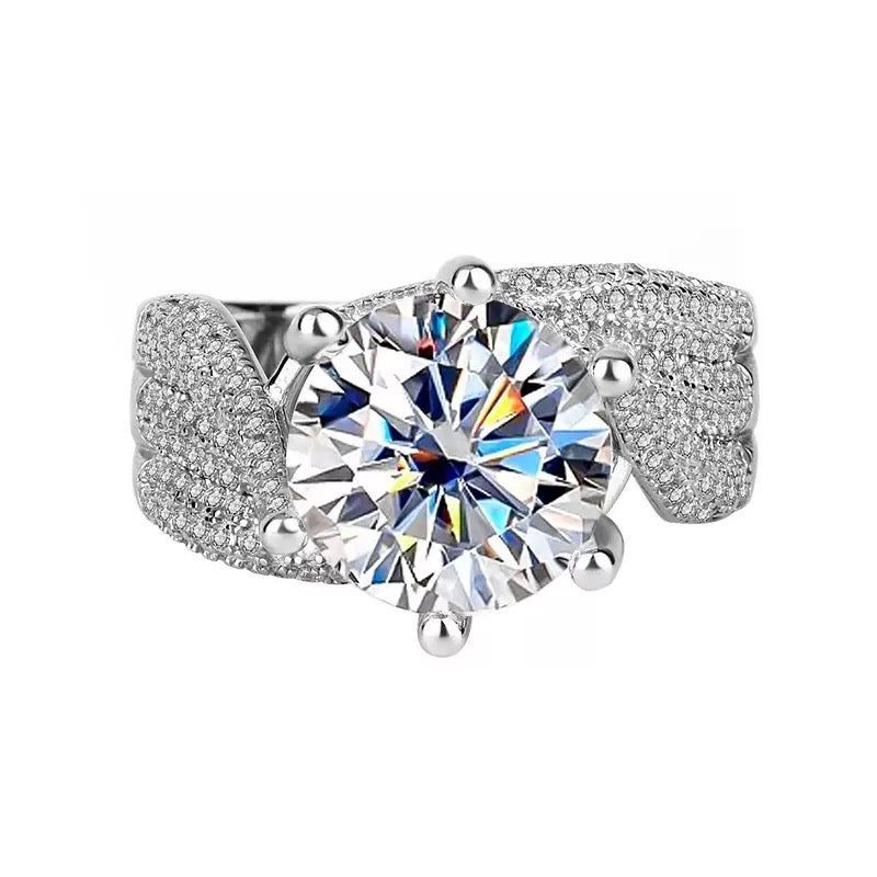 Queen Miera Moissanite Ring