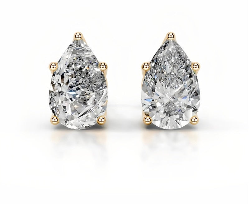 18k Queen Ayla Moissanite Stud Earrings
