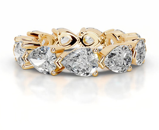 18K Queen Ely Moissanite Bands