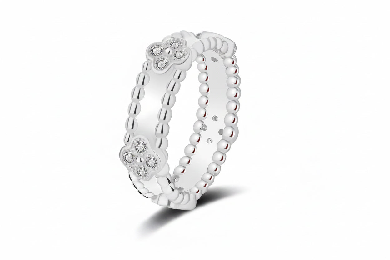 Liona Clover Moissanite Ring