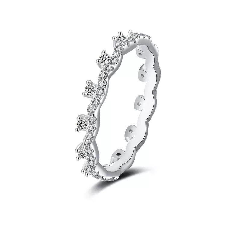 Queen Lisa Lace Eternity Moissanite Band