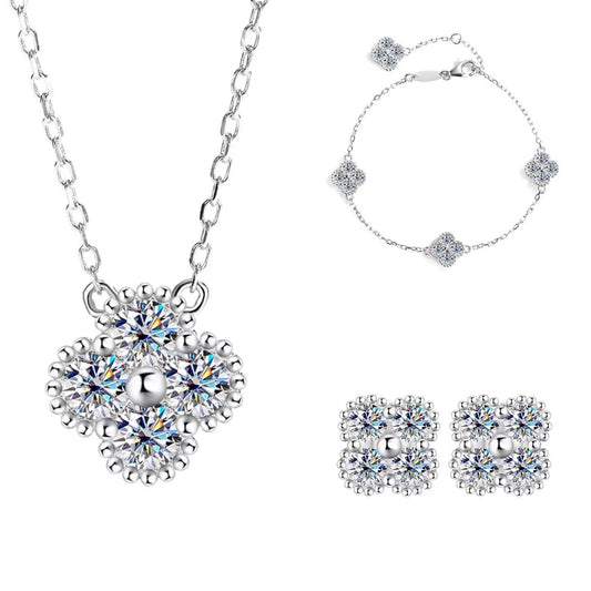 Amelia Clover Moissanite Set