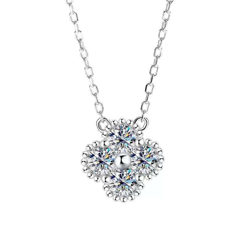 Amelia Clover Moissanite Set