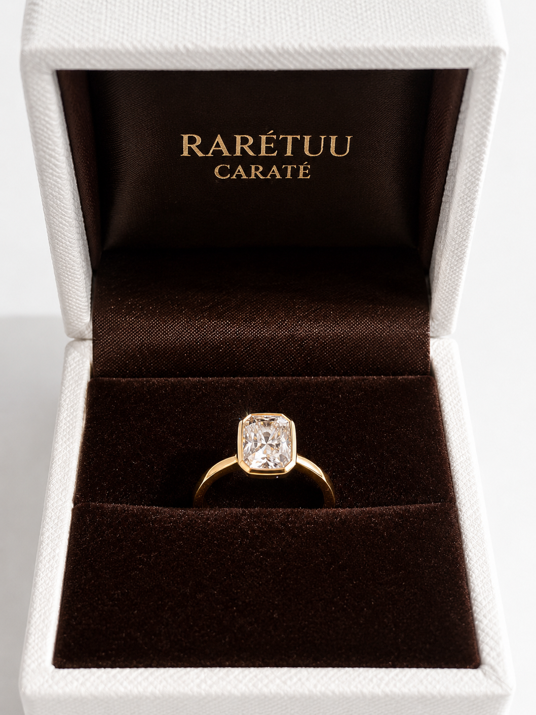 Queen Taylor  -  Radiant Bezel