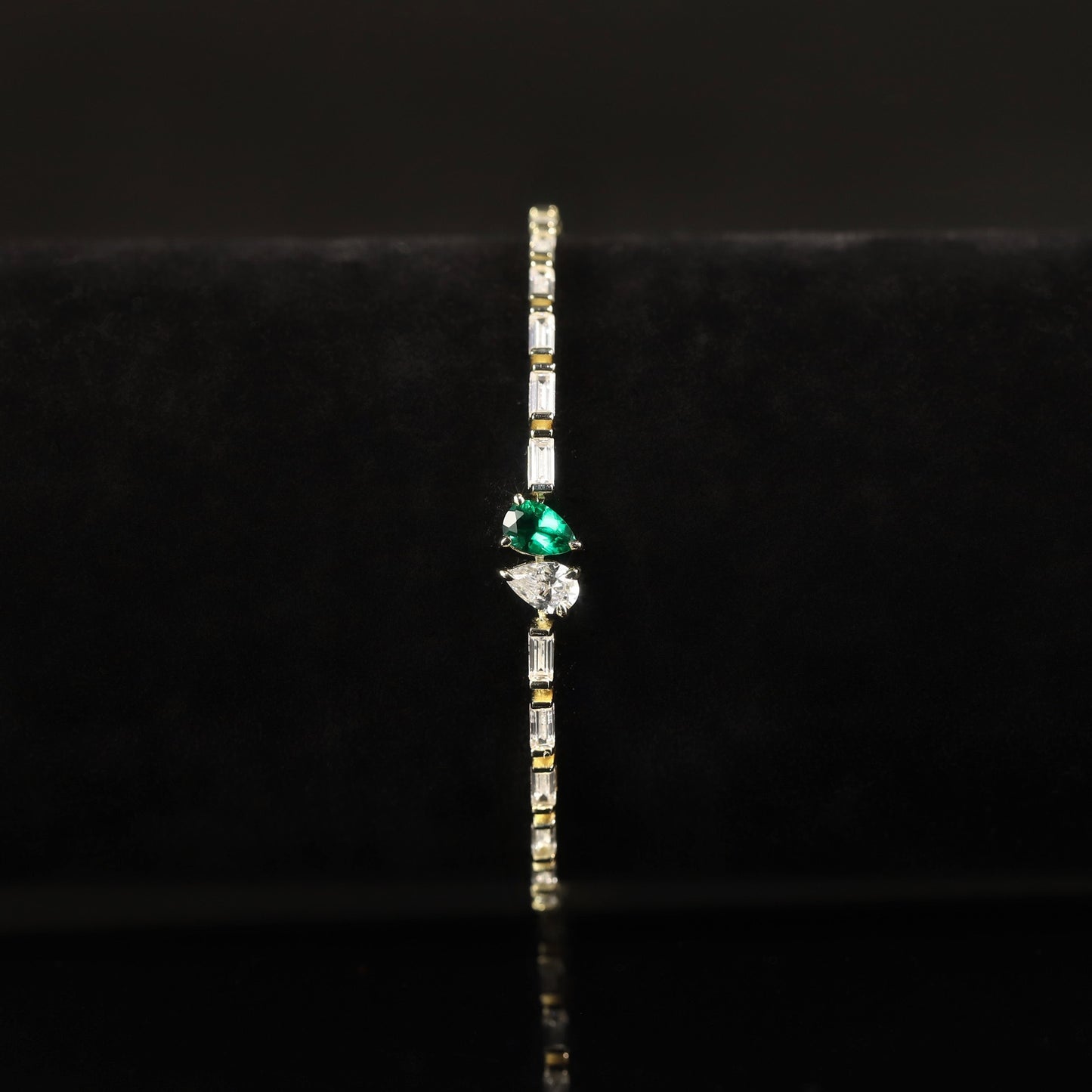Queen Greena Emerald Moissanite Bracelet