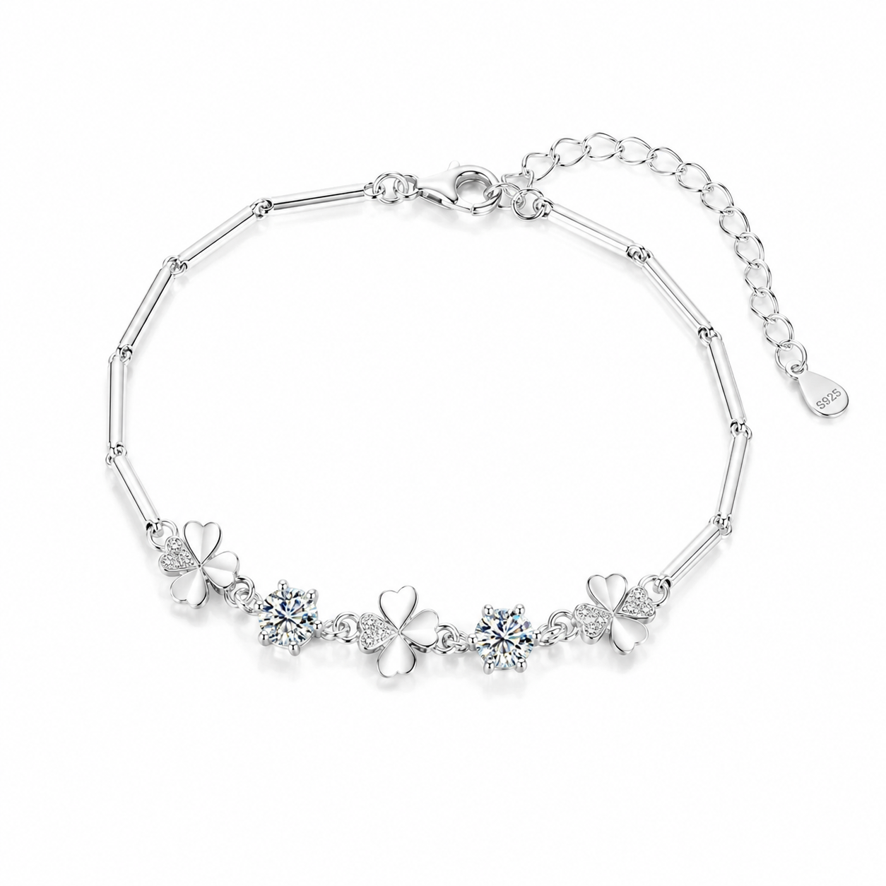 Queen Ayu Clover Moissanite