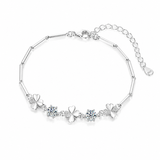 Queen Ayu Clover Moissanite