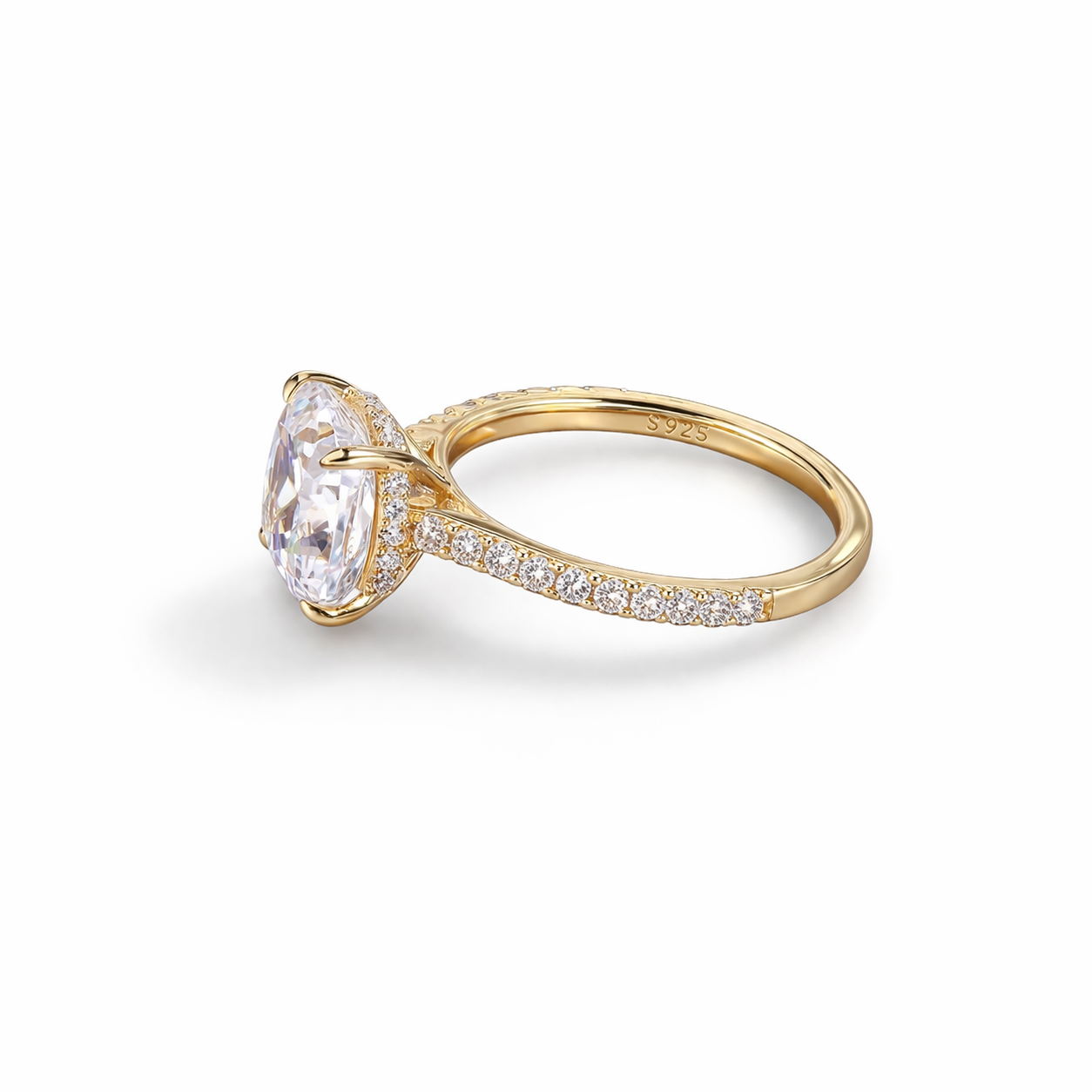 Queen Zulaikha - Cushion Pavé Solitaire