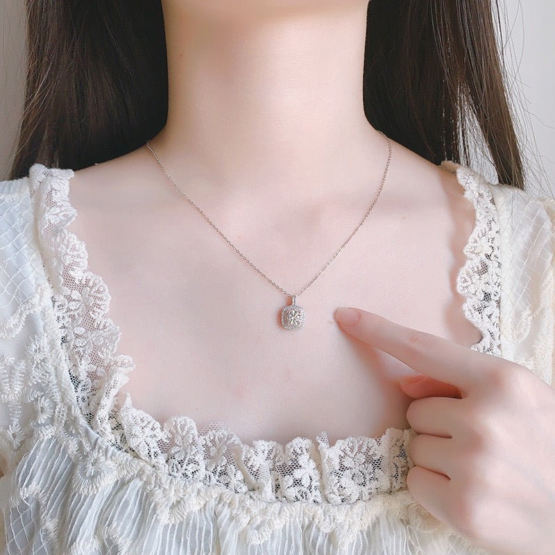 1CT Queen Elizabeth Halo Pendant