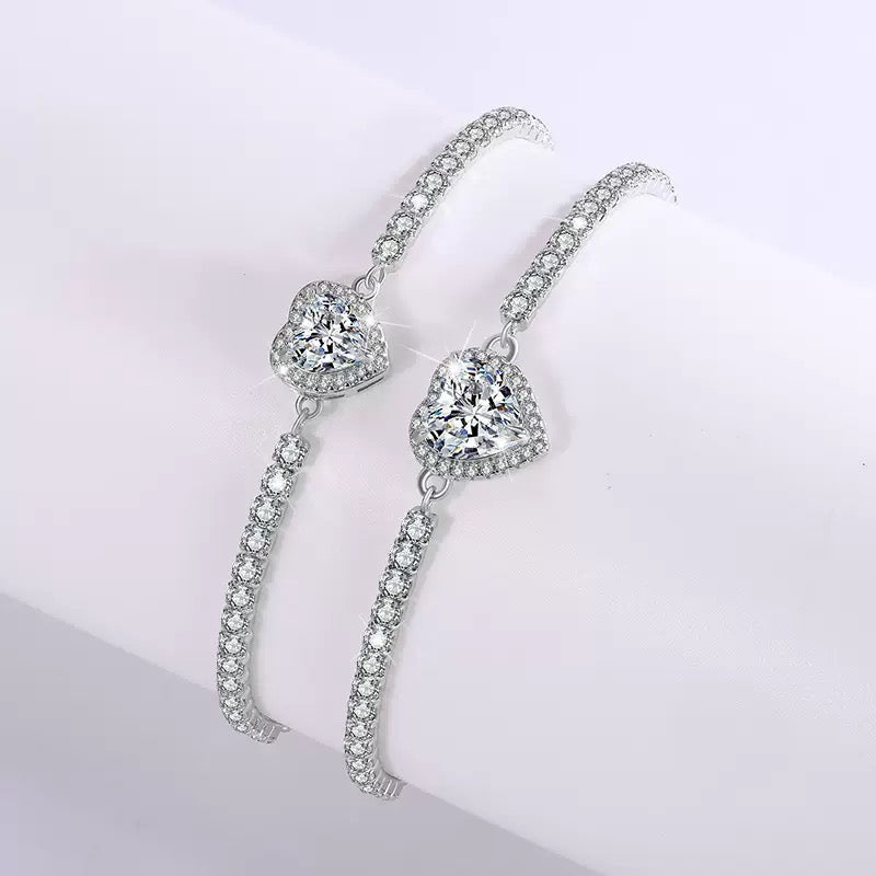Queen Amara Heart Moissanite Bracelete
